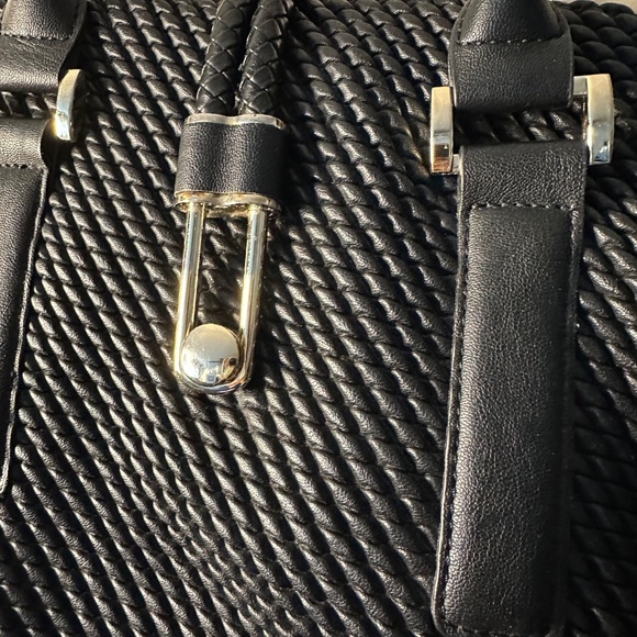 Black Purse - Picture 2 of 16